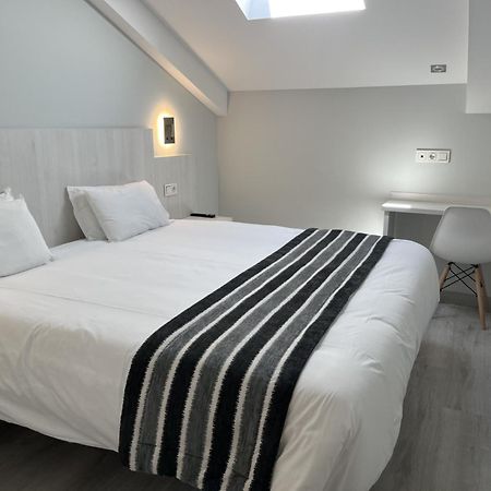 Santa Filomena Hotel ซานติอาโก เด กอมโปสเตลา ภายนอก รูปภาพ